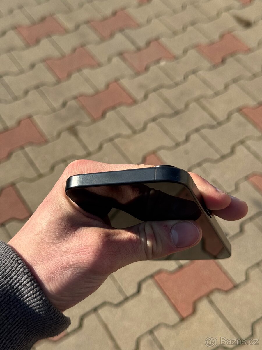 iPhone 15 Pro Černý Titan 128gb - 6