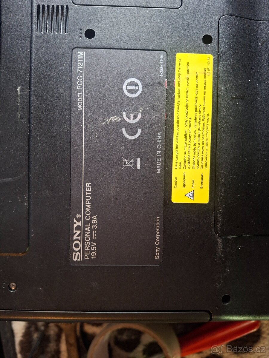 Staré notebooky 8 kusu - 6