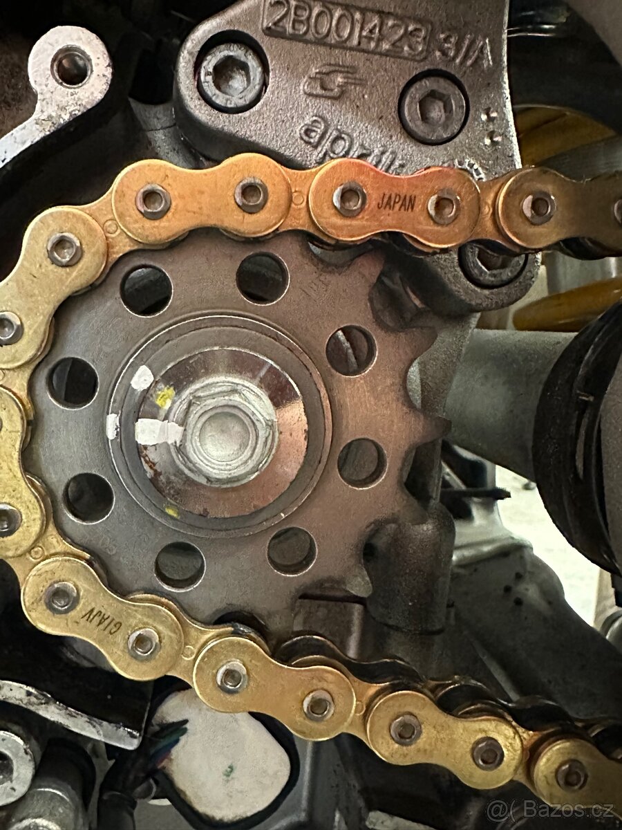 Aprilia Tuono V4 2017 - 6