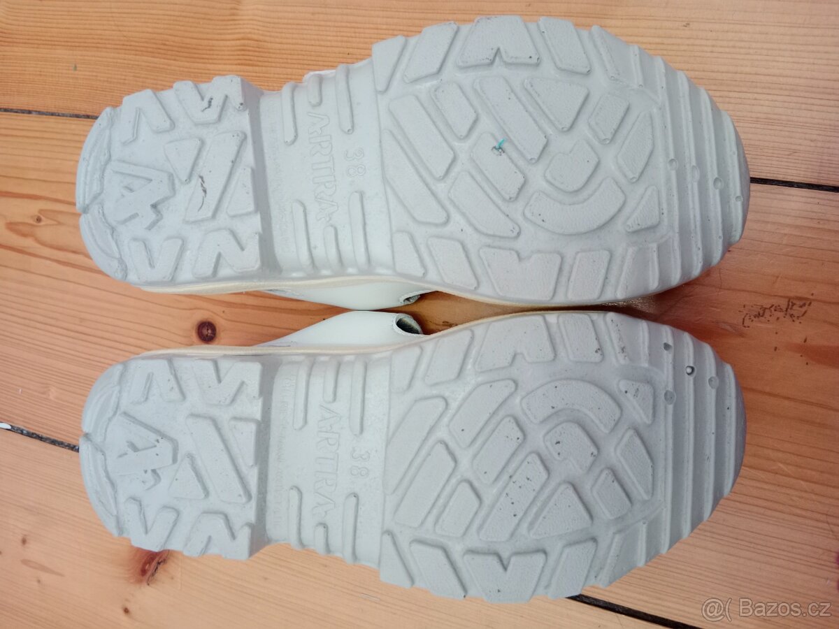 Prodám dámské pracovní boty - 6