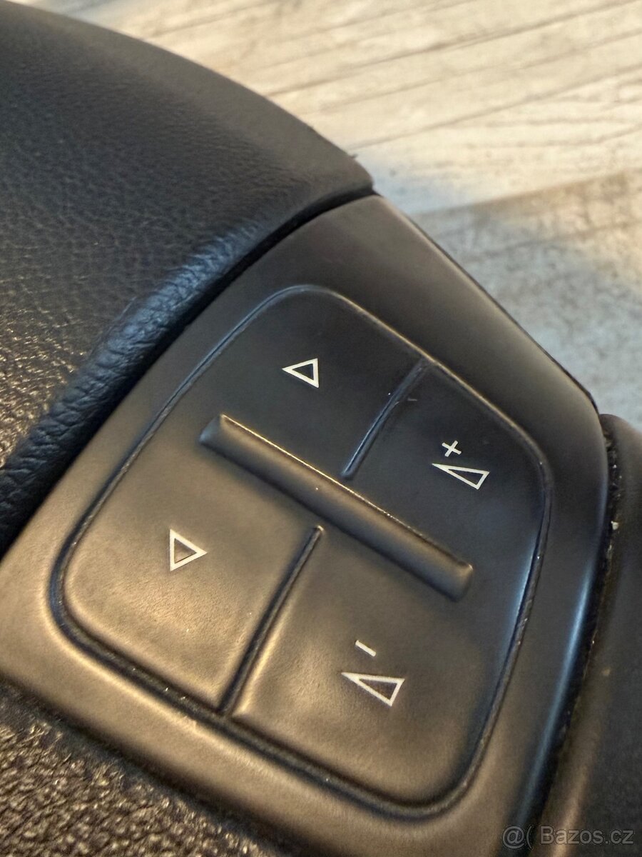 Volant Superb 1 Facelift - 6