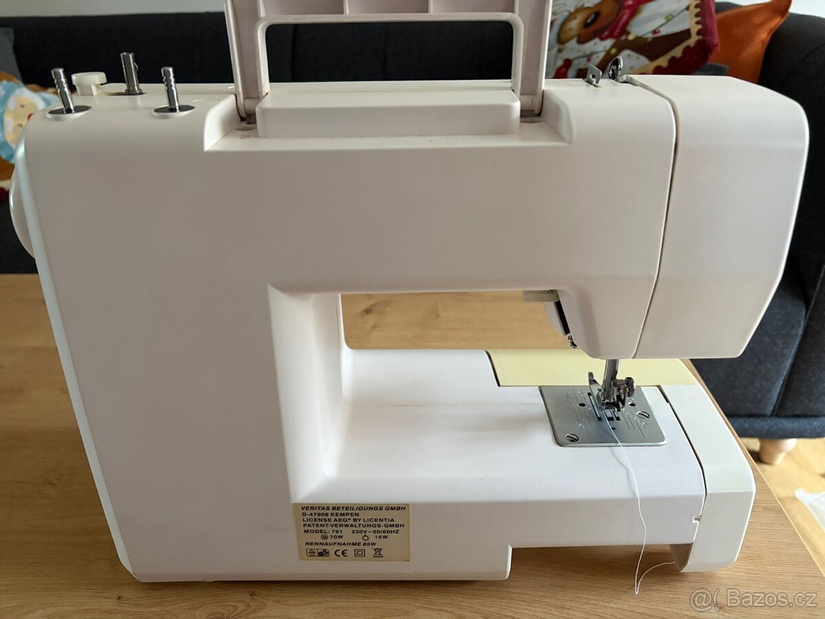 Elektrický šicí stroj AEG - 6