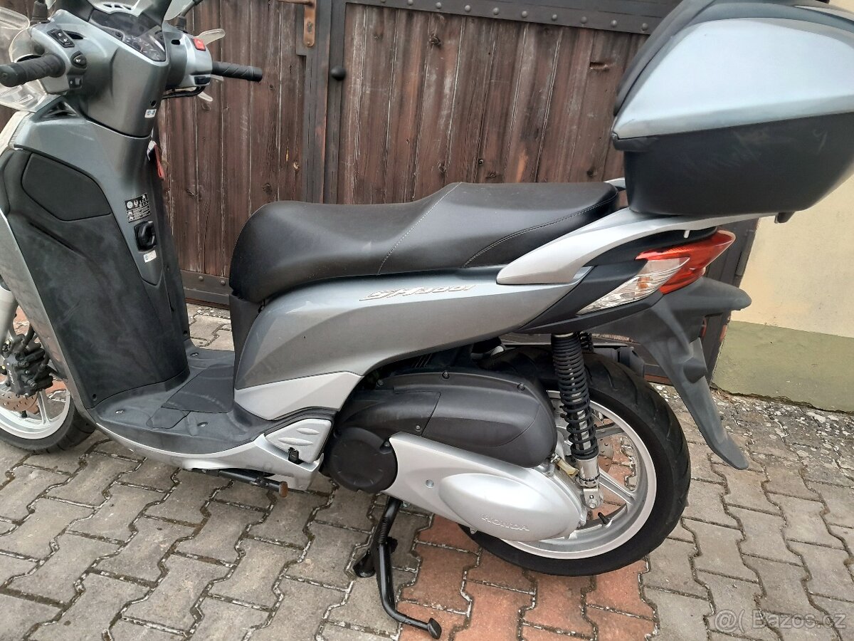Honda SH 300i - 6