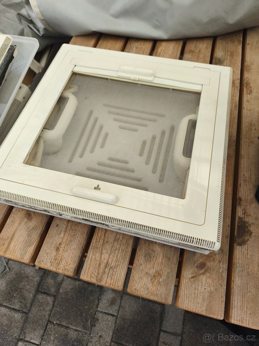 Střešní okno do karavanu - 6