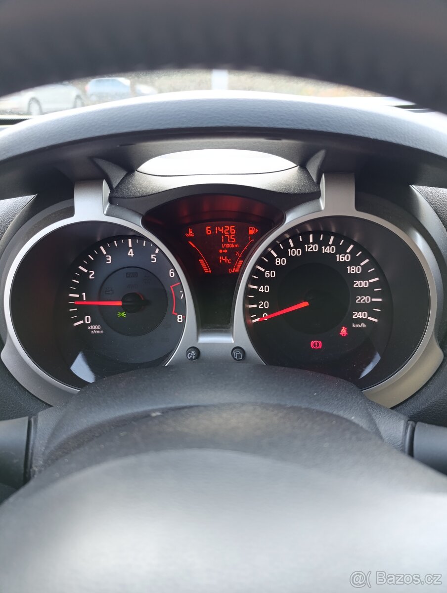 Nissan Juke 2011 1,6i benzín - 6