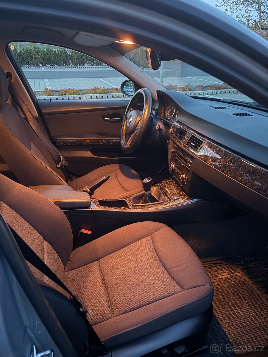 BMW e91 2006 N46b20b - 6