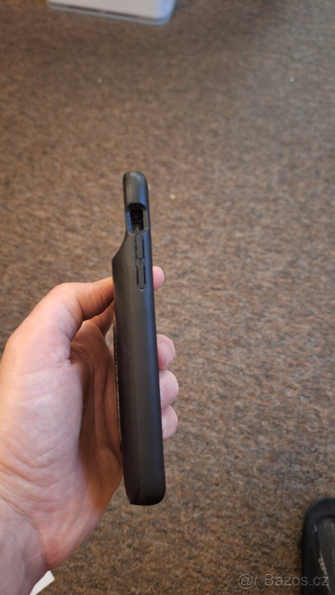 Powerbanka a obal v jednom iPhone 11 - 6