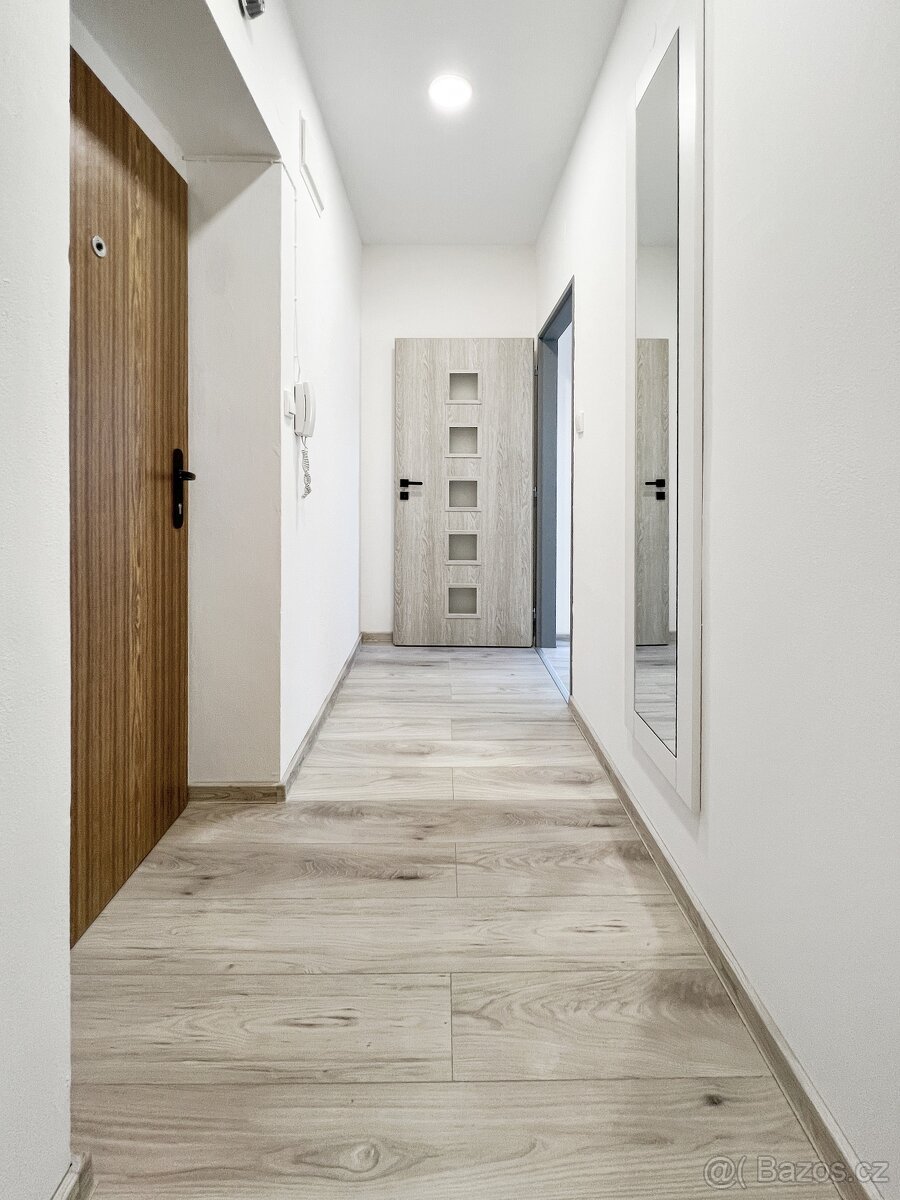 Pronájem útulného bytu 1+kk s klimatizací - centrum města - 6