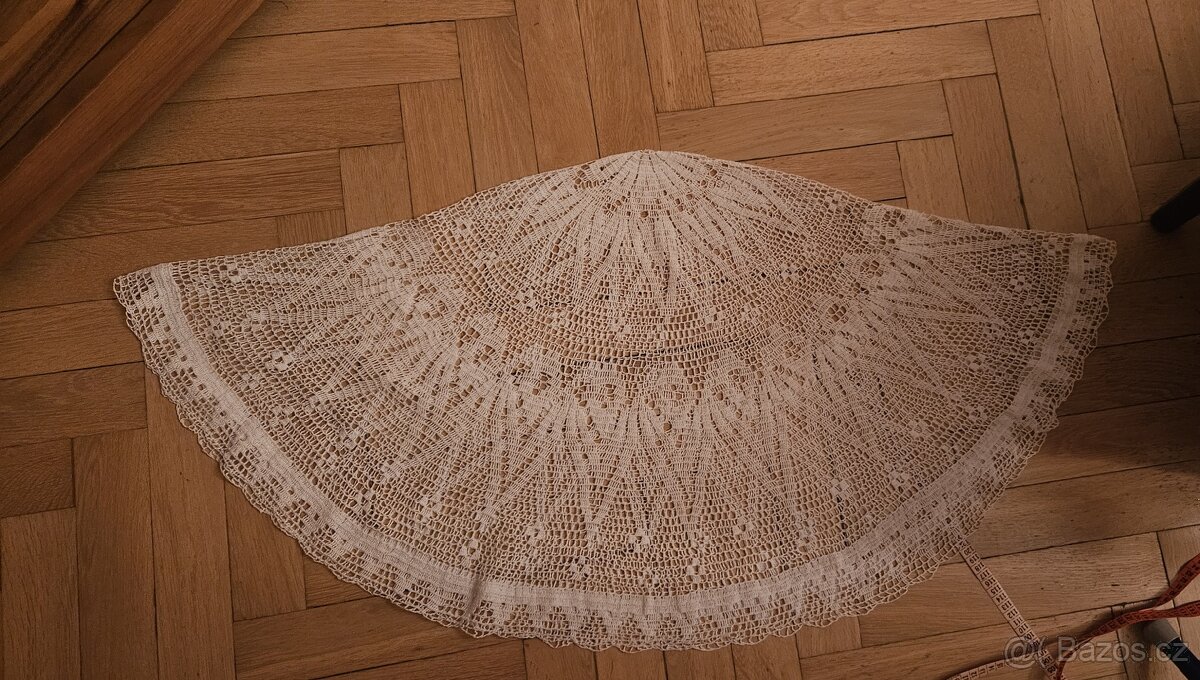 Prodám 2 retro háčkované ubrusy - 6