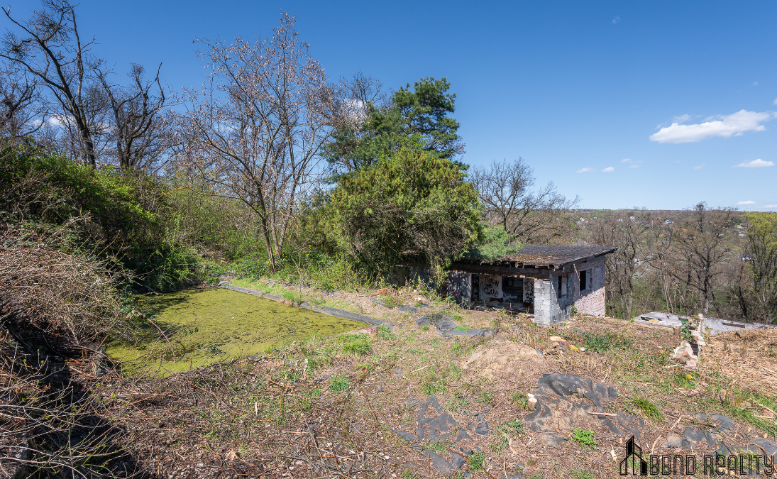 Prvorepubliková vila s pozemkem 5 181 m² v Želešicích - 6