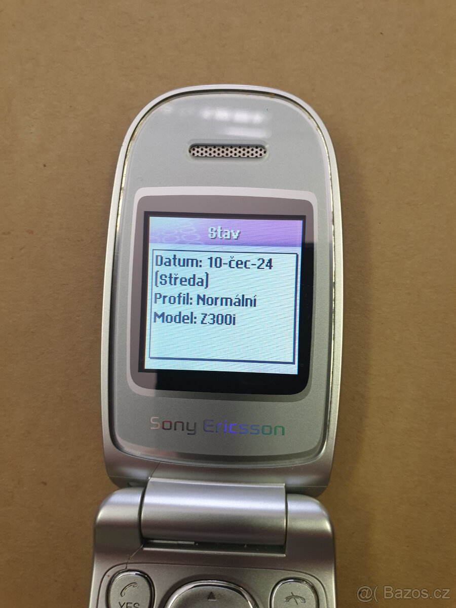 Sony-Ericsson Z300i - 6