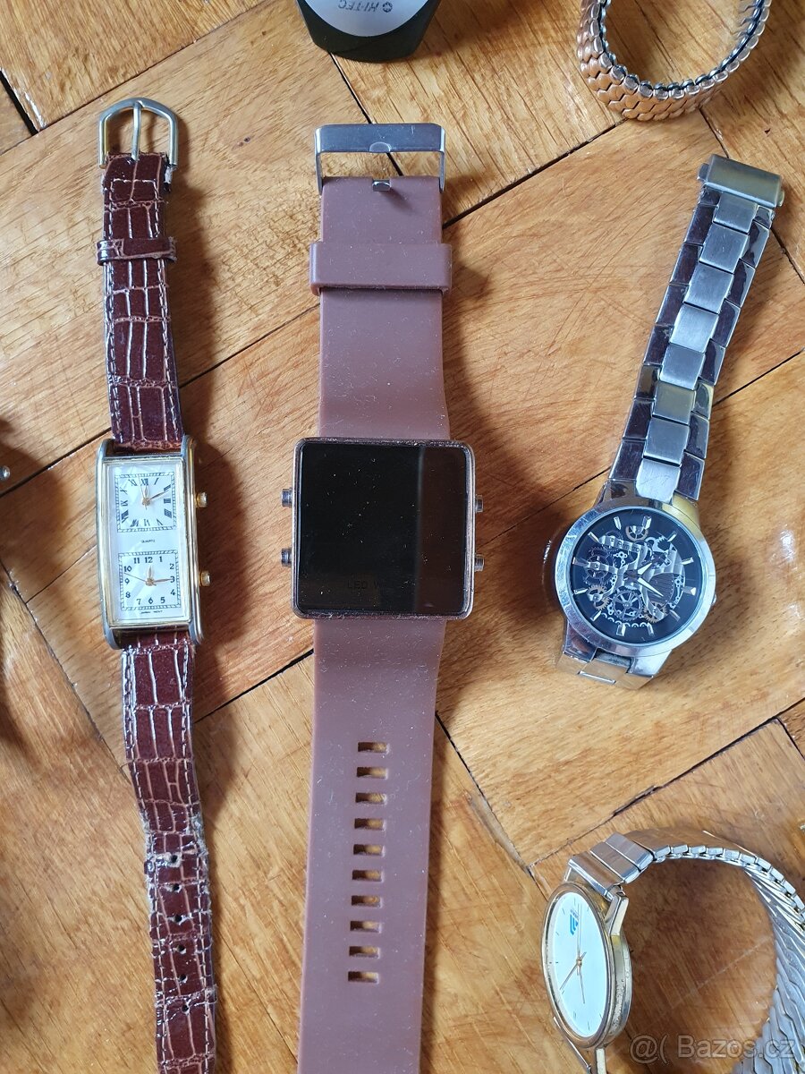 zápěstí / hodinky / hodiny - 6