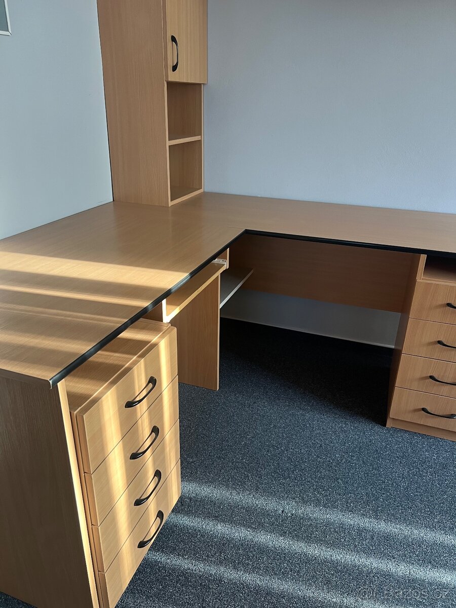 SET kancelářského nábytku - světlý dřevěný dekor - 6