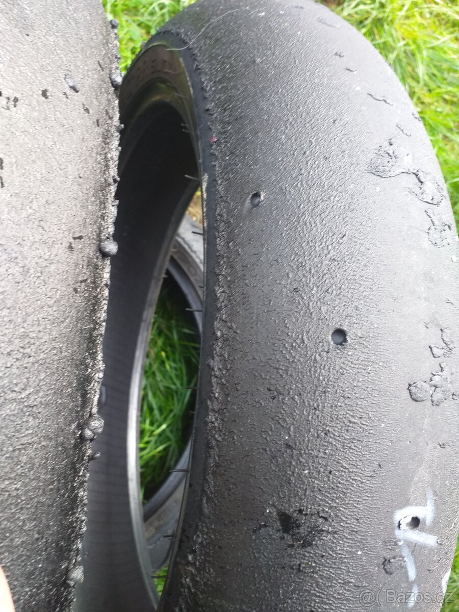 Pneumatiky krásné přední pneu Pirelli 125/70-17 - 6