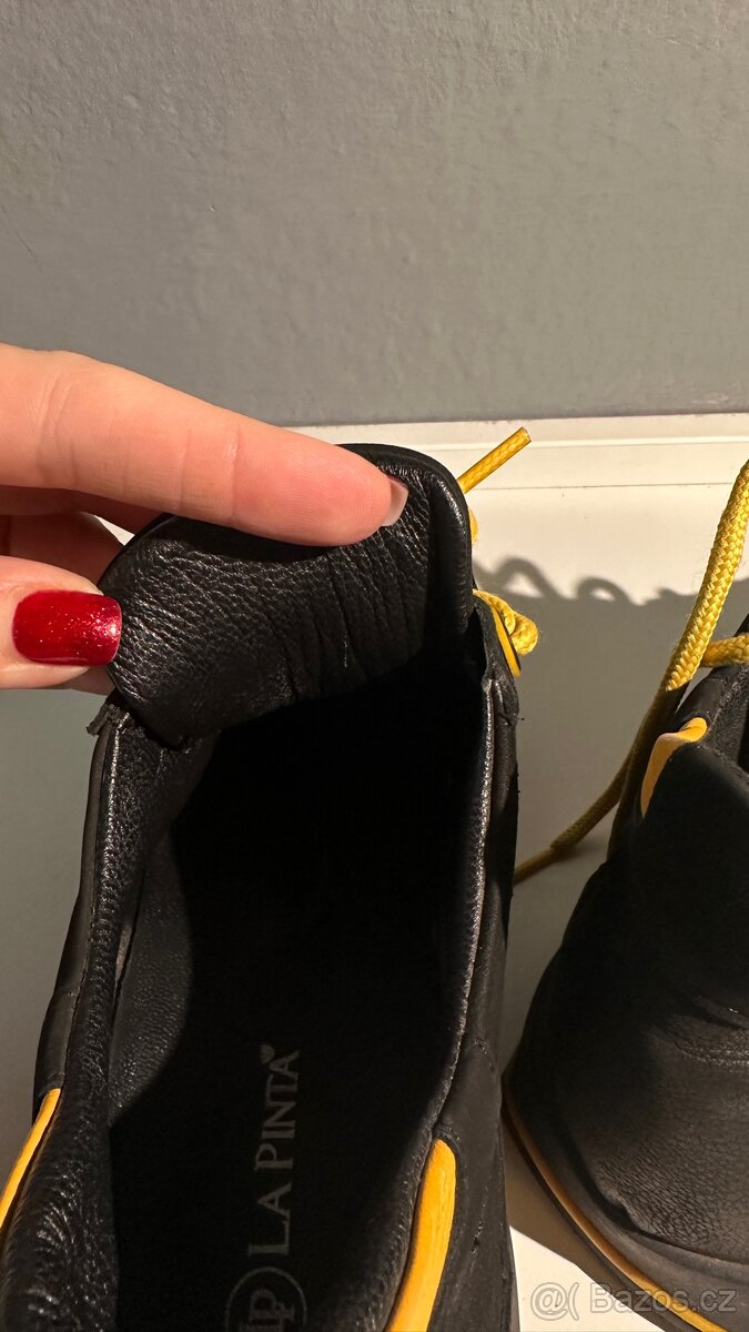 Stylové černé boty se žlutými detaily - 6