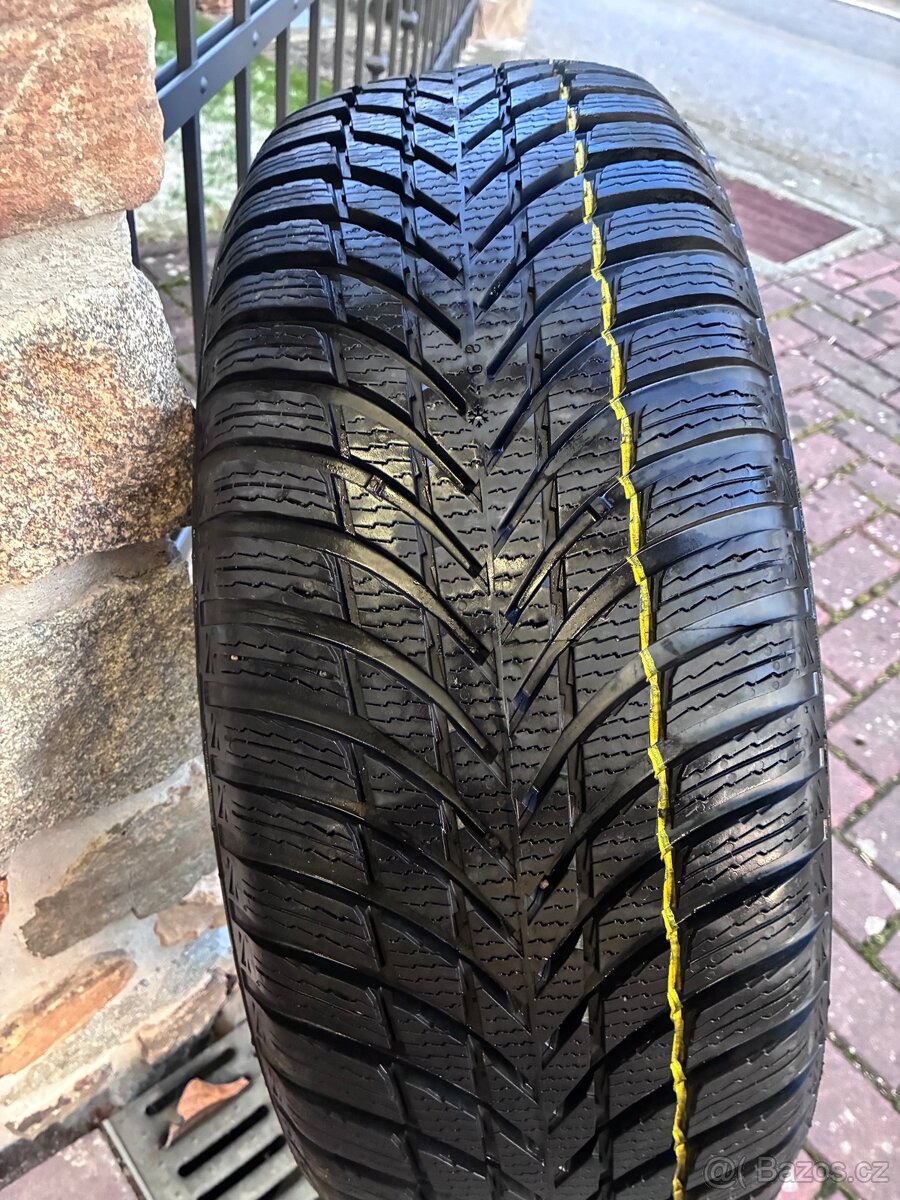 Prodám zimní pneu Nokian - 6