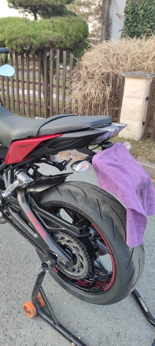 Yamaha mt09 gen2 - 6