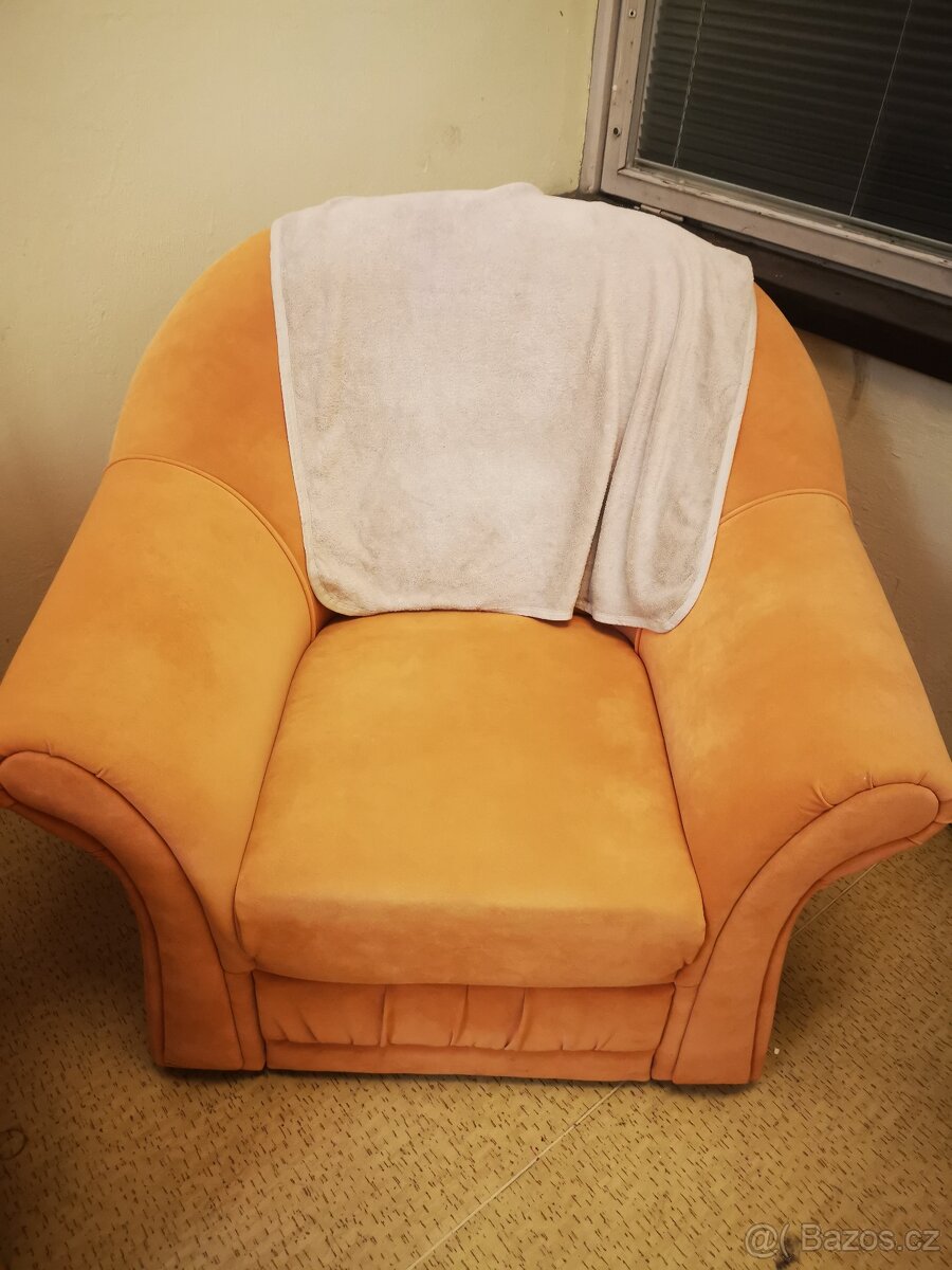 Pomerančový gauč na prodej - 6