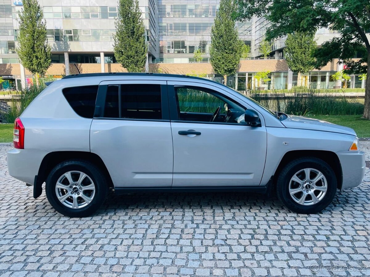 Jeep Compass 2.0D 4x4 MANUÁL SENZORY VÝHŘEV TAŽNÉ - 6