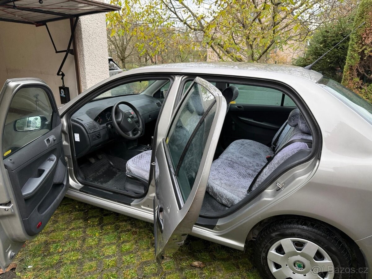 Garážovaná Škoda Fabia 1,2/47KW HTP po dědovi - 6