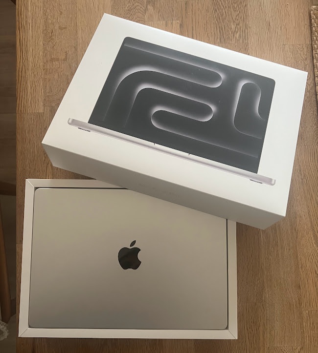 Apple MacBook Pro 14" / M3 / 8GB / 512GB / stříbrný - 6