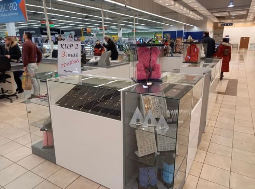 Dřevěný stánek 10 m² – ideální do obchodního centra - 6