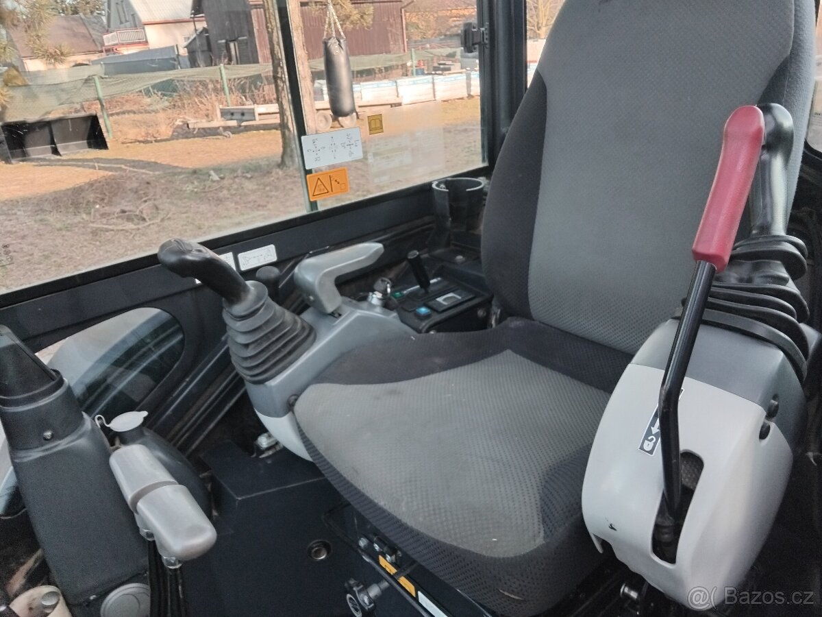 HITACHI 26U Powertilt - 6