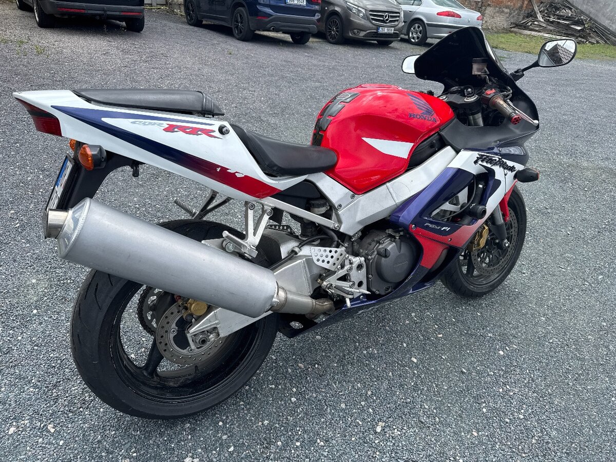 Honda CBR 900 RR Fireblade SC44 NEHAVAROVANÁ - 6