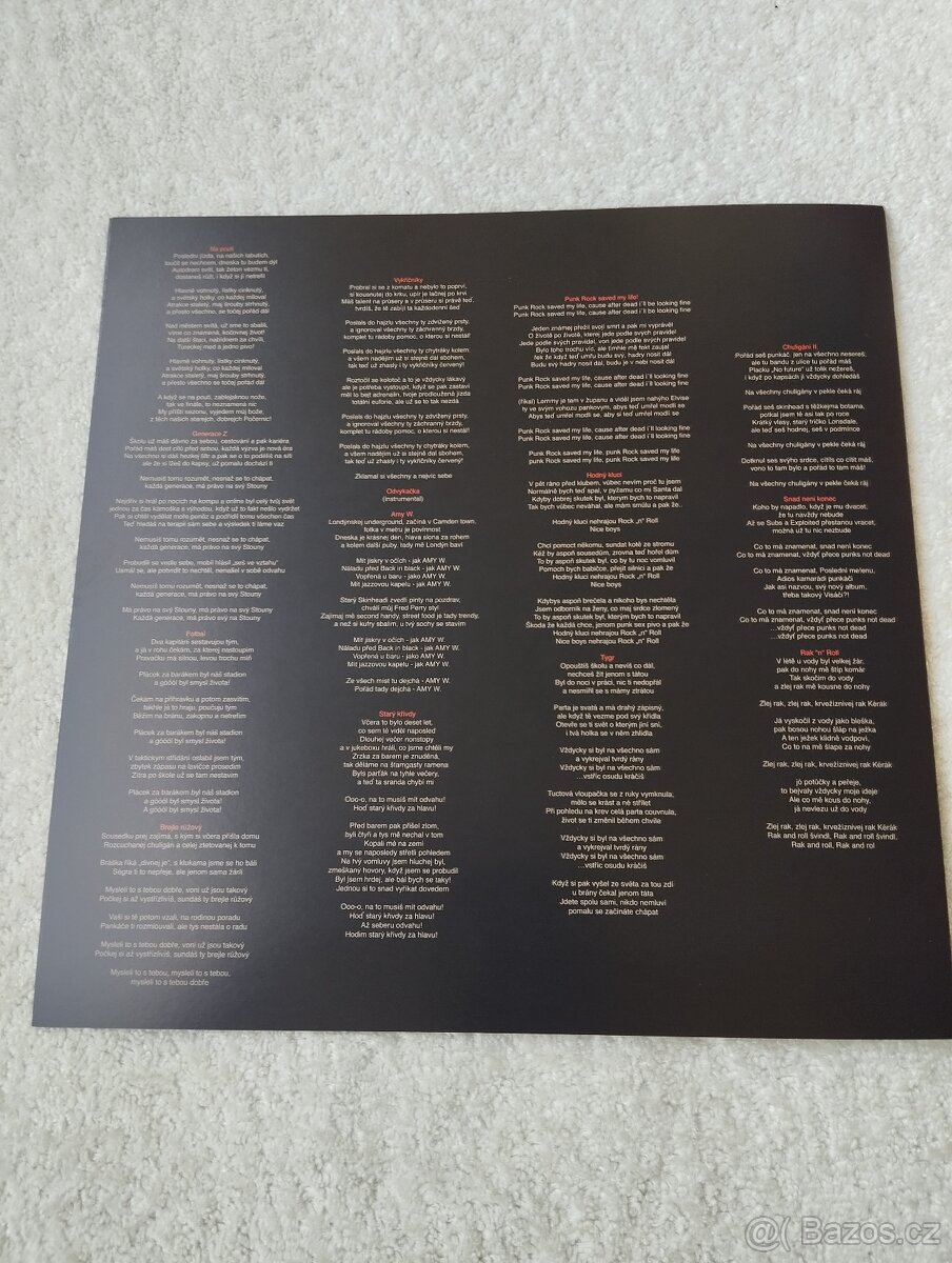 Fialky: Vykřičníky - 6