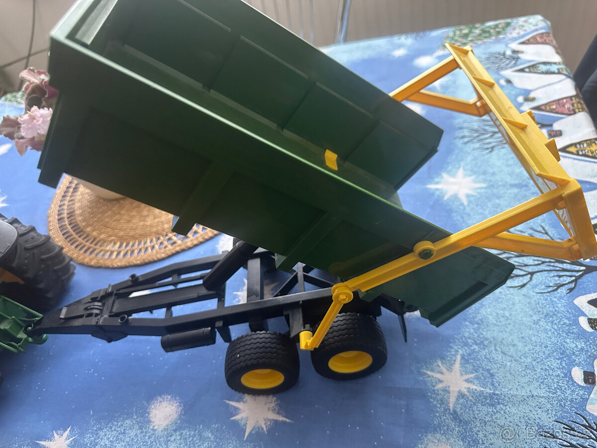 Bruder traktor s vlekem. - 6