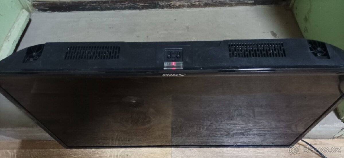 Funkční díly z televize Strong SRT32HA3003 Hyundai DLH32285 - 6