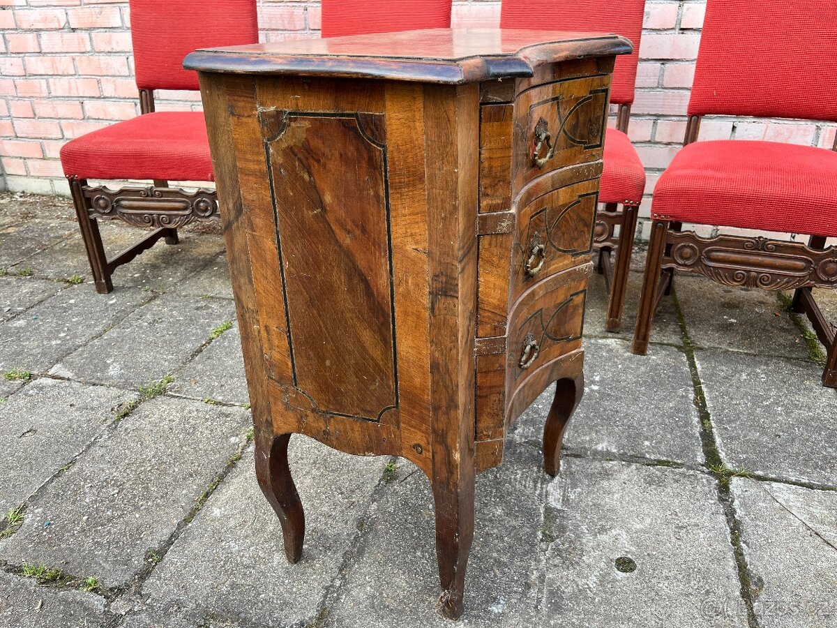 Starožitný nábytek - komoda - 6