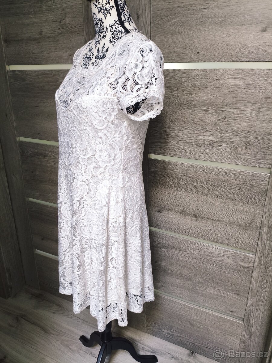 Bílé krajkové koktejlové šaty 38/40 - 6