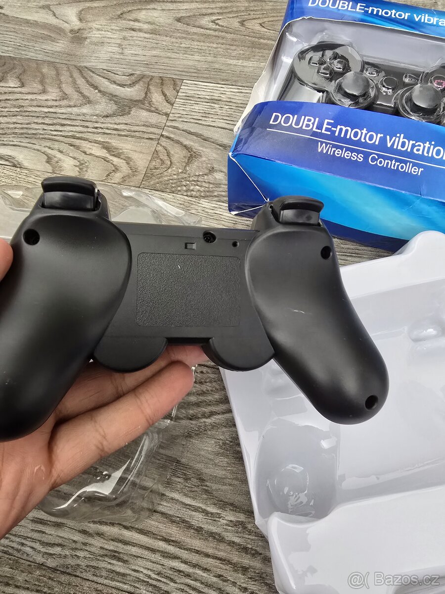 Prodám bezdrátový ovladač plně funkční na ps3 s nabíjecí kab - 6