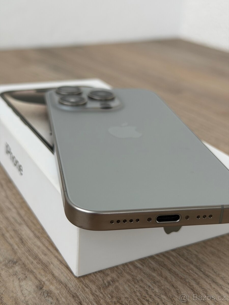 Apple iPhone 15 Pro 256 GB - 6