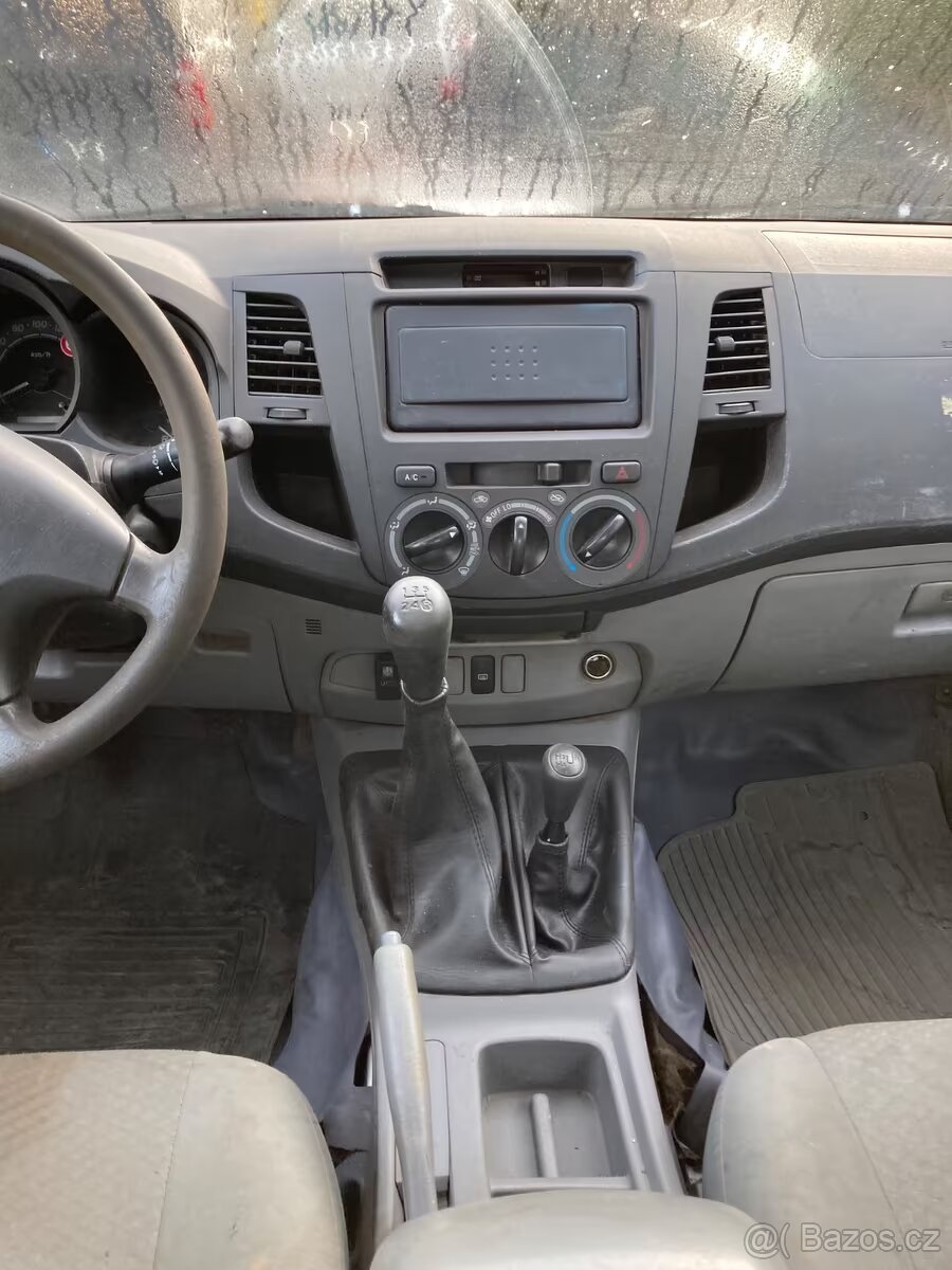 Toyota Hilux Double Cab 4x4 - 6