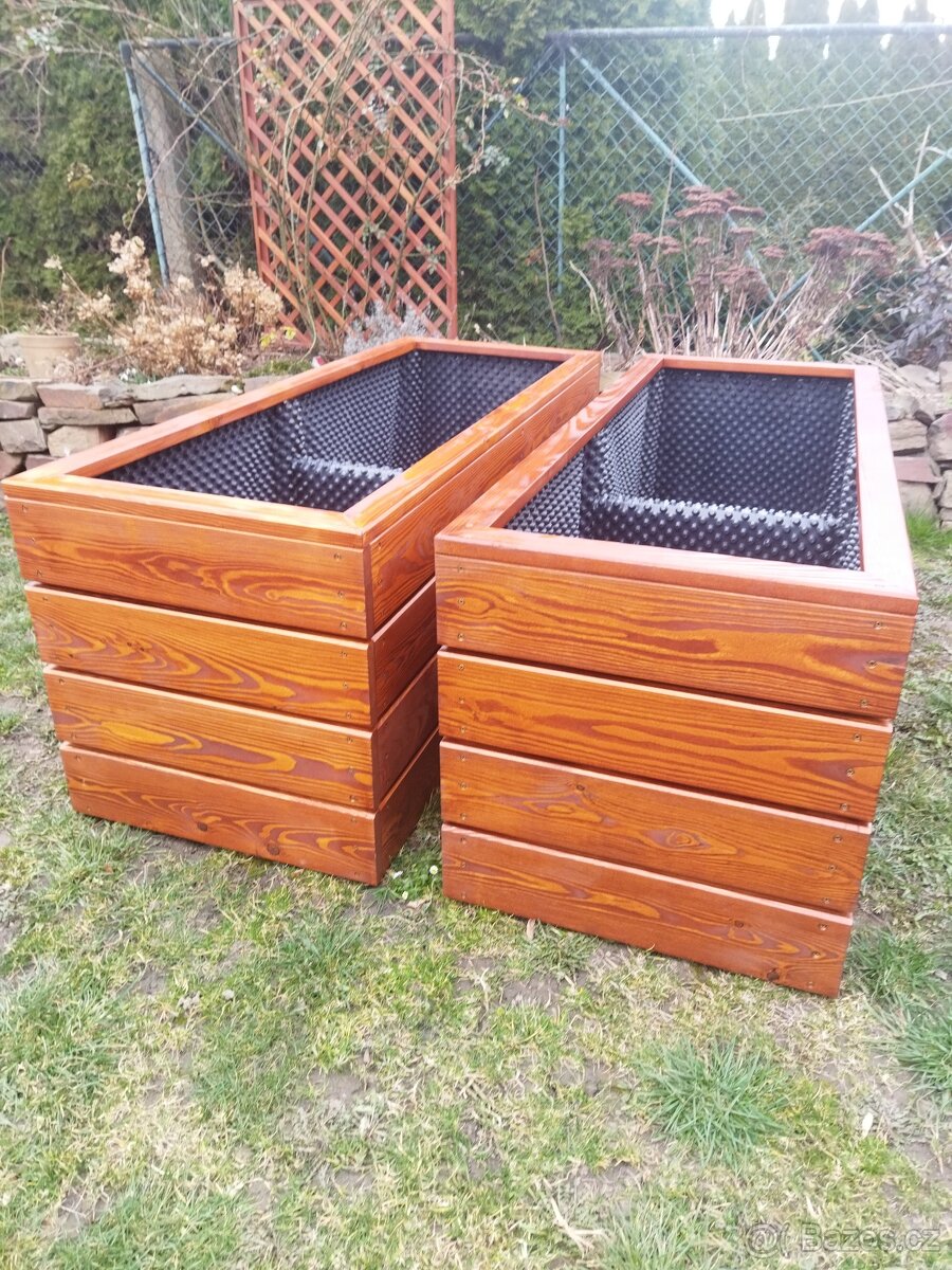 Vyvýšený záhon z modřínu - 6