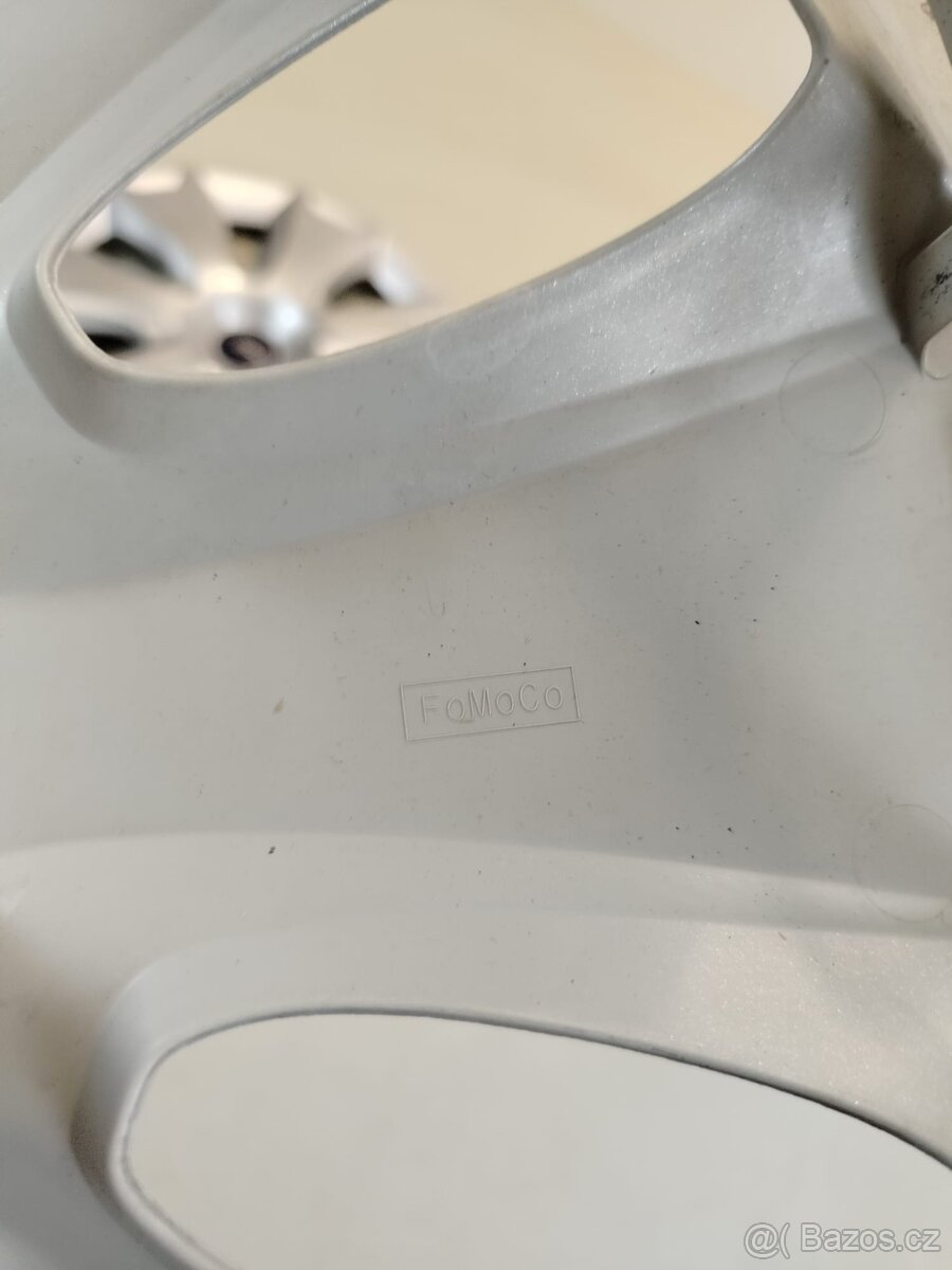 Poklice Ford 16" 4ks - 6