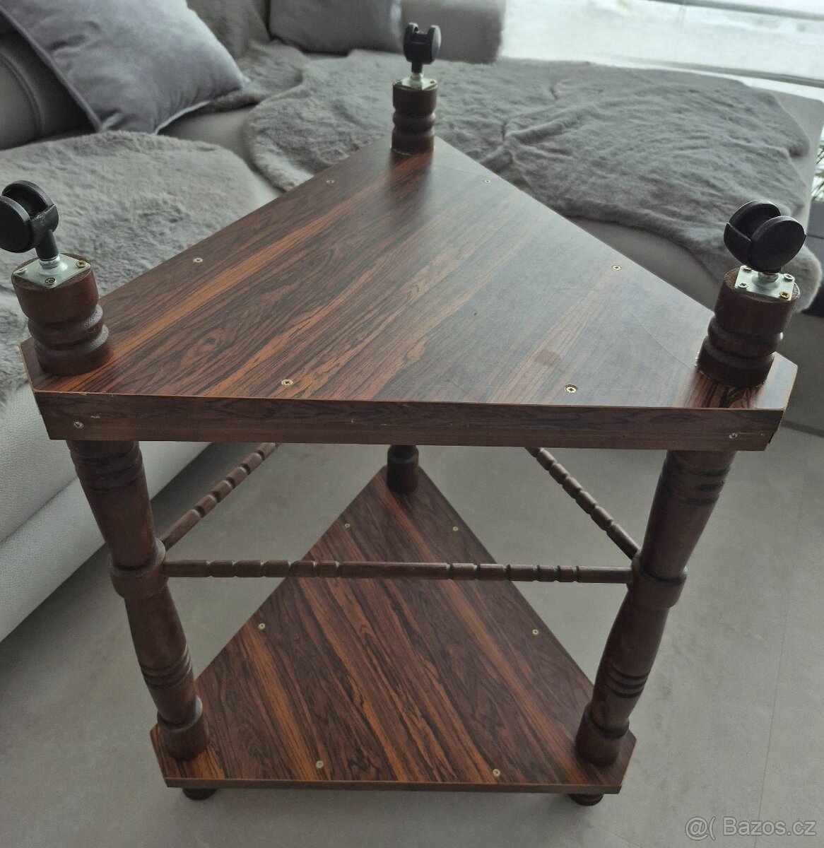 Dřevěný barový stoleček - 6