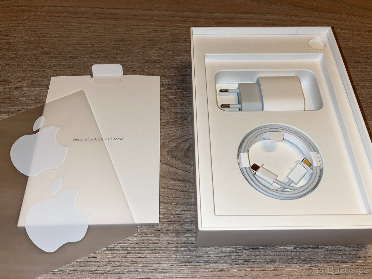 Tablet Apple iPad mini 256GB + Apple Smart Folio + DÁREK - 6