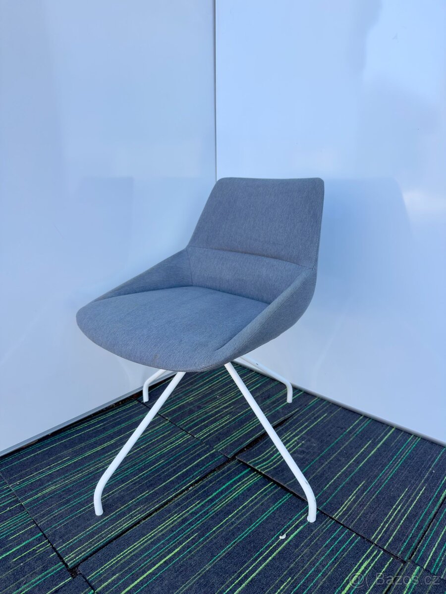 Nevyužité židle - 6