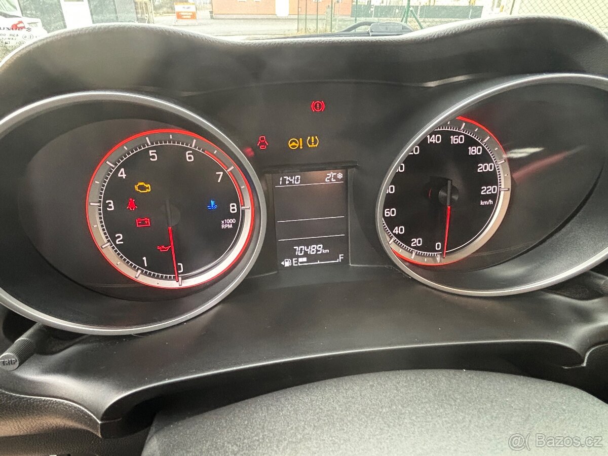 SUZUKI SWIFT 1.2i - 6