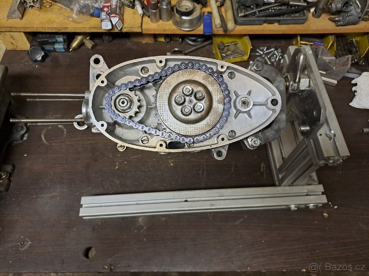 Motor Jawa pionýr 50 - 6