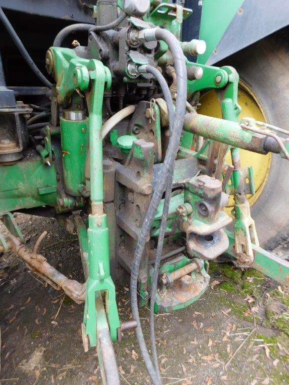 traktor John Deere 6520 SE - 6