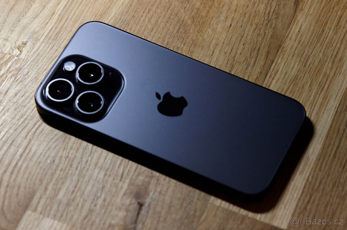 Apple iPhone 15 Pro, 256GB, černý titan - 6