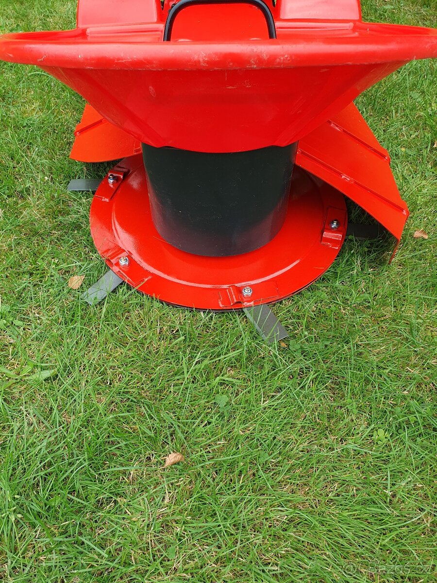 Prodám českou bubnovou sekačku Motor Jikov BDR 583, málo pou - 6