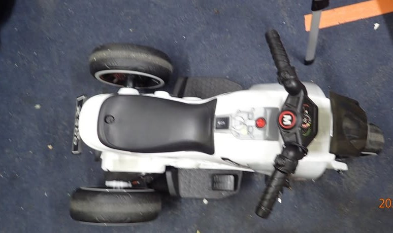 Dětská Elektrická tříkolka bílá - 6