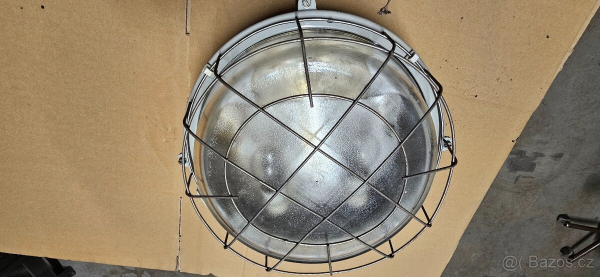 Kvalitní venkovní světlo 2x100W IP65 - 6