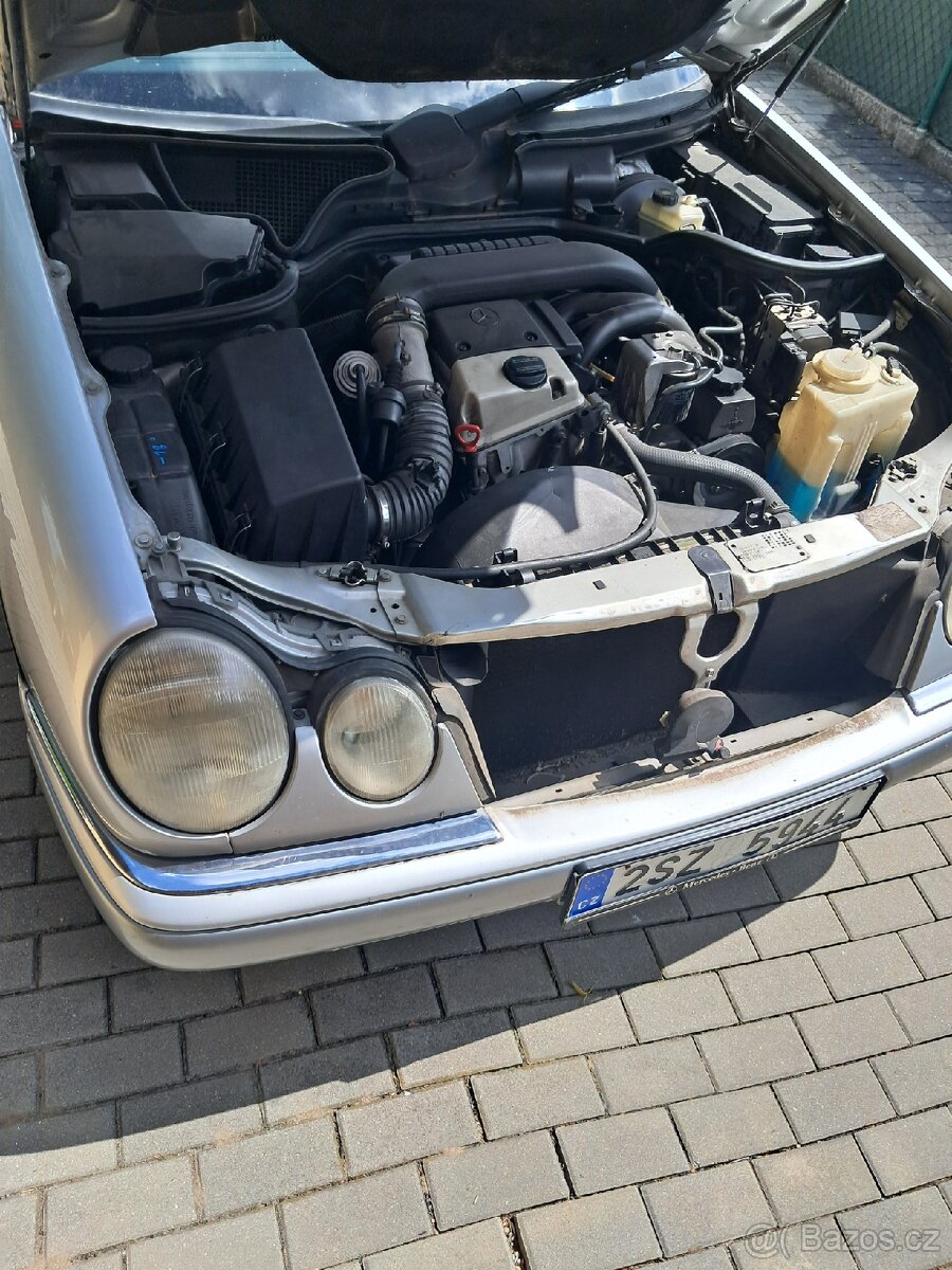 Mercedes E 220 D - 6