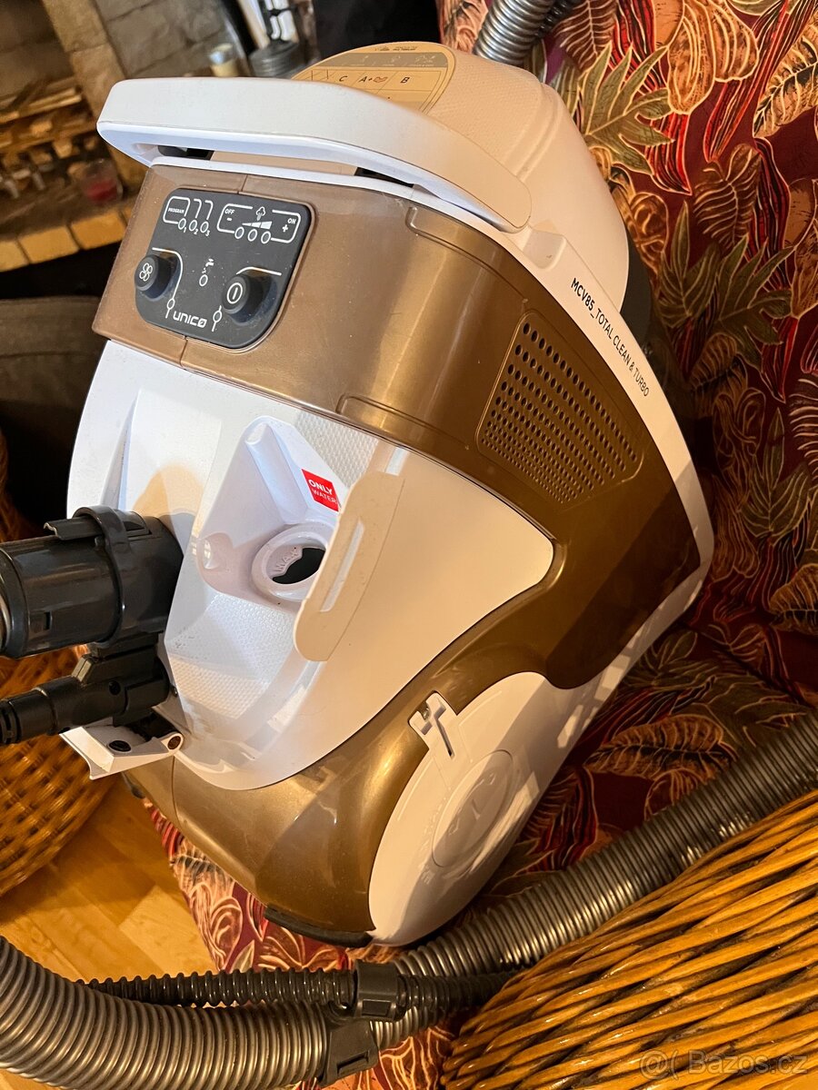 Vysavač/parní čistič UNICO - 6